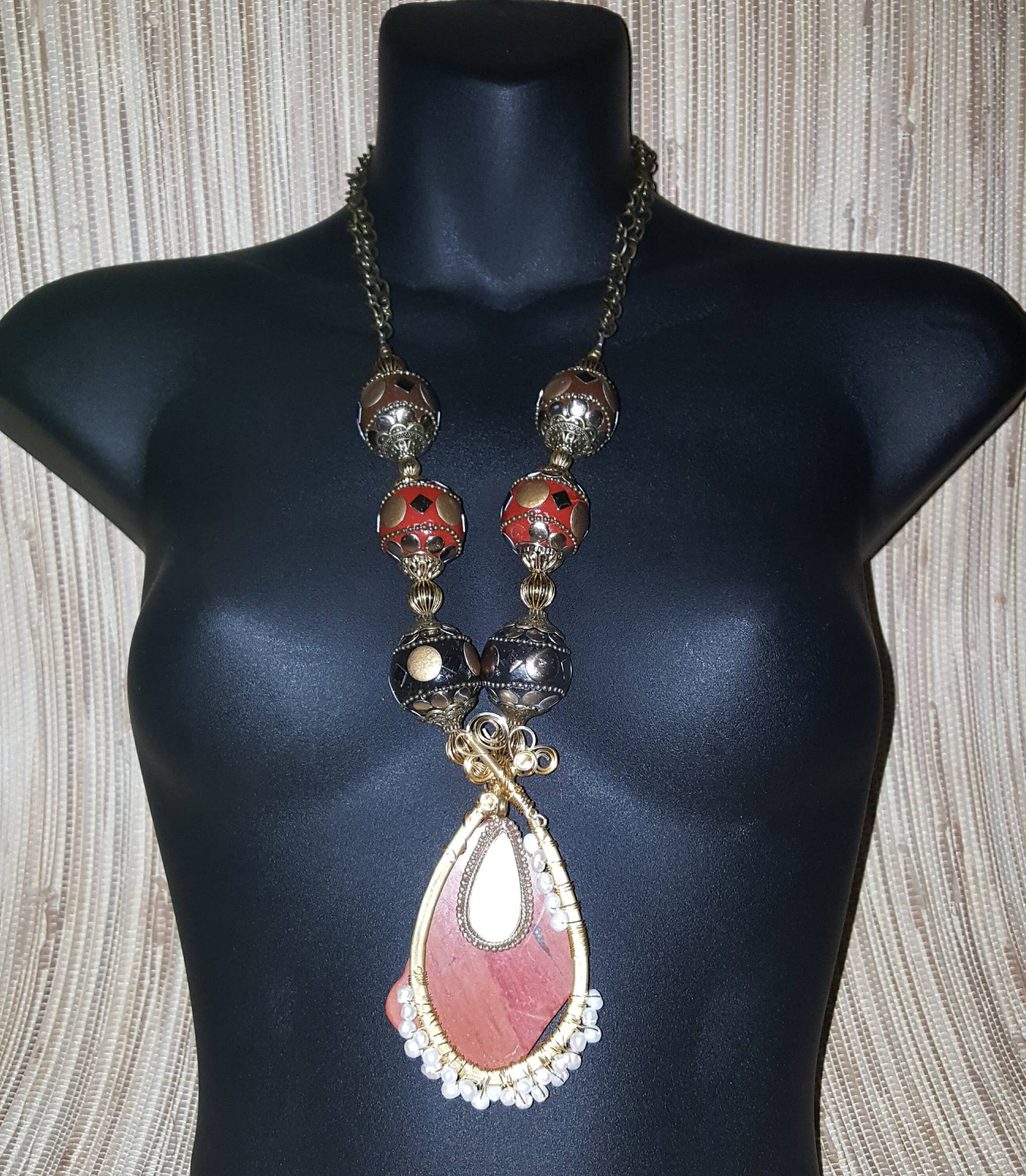 Handmade, Wirework, Naturstein, Messing Und Perlmutt Halskette Handmade, Wirework, Naturstein, Messing Und Perlmutt Halskette von TheFairestInTheLand