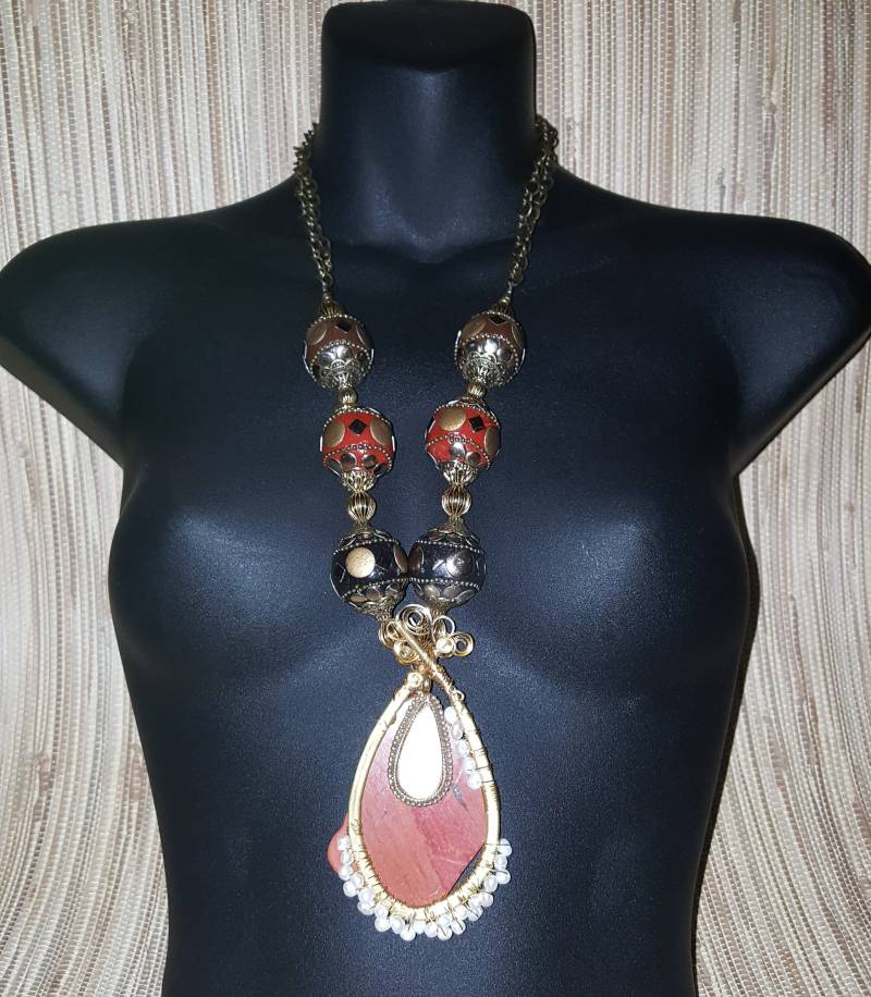 Handmade, Wirework, Naturstein, Messing Und Perlmutt Halskette Handmade, Wirework, Naturstein, Messing Und Perlmutt Halskette von TheFairestInTheLand