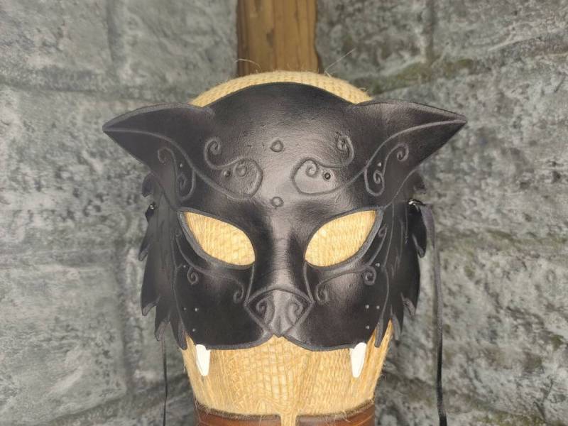 Schwarze Katzen Maske von TheFallenCrown