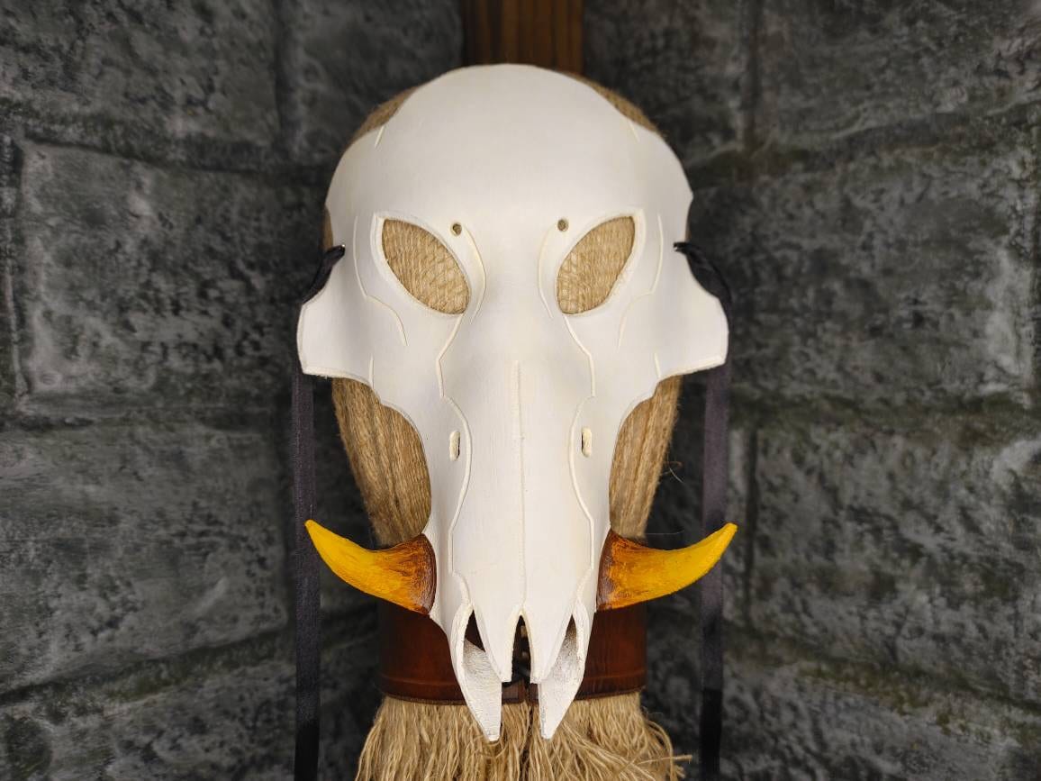 Warzenschwein Schädel Maske | Mehrere Optionen Warzenschwein Schädel Maske | Mehrere Optionen von TheFallenCrown