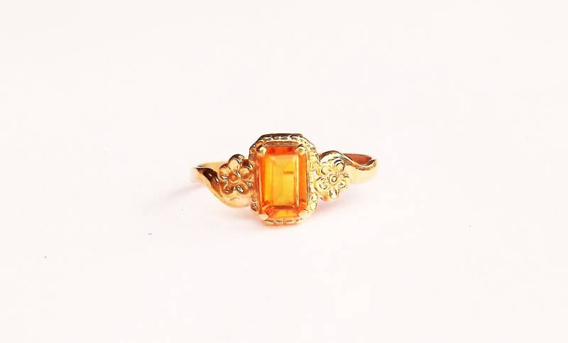 Citrin Ring, Smaragd Butterblume Blume Größe 3 Pinky Baby Ring von TheFamilyJoolz