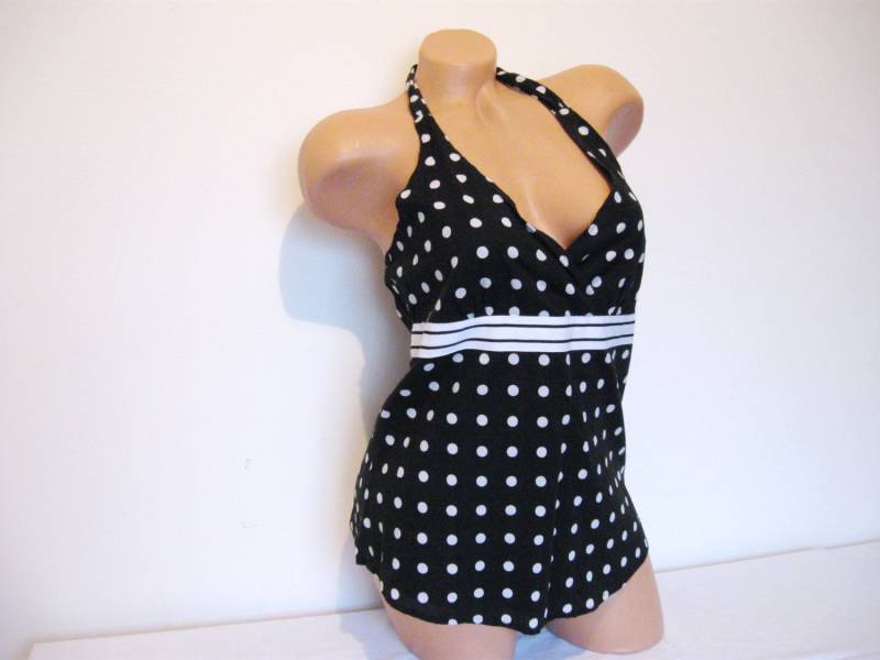 Neckholder Top Schwarz-Weiß Gepunktet Rockabilly Neckholder Top Schwarz-Weiß Gepunktet Rockabilly von TheFashionObsession