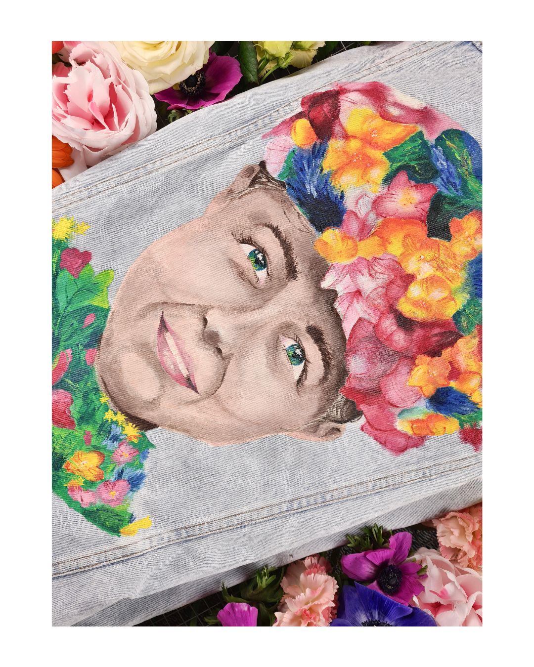 Midsommar Jeansjacke - Handbemalt Mit Blumen Boho Unikat in Größe L Festivaljacke Diy von TheFeatheryShop