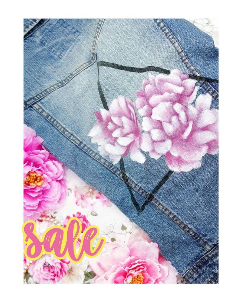 Sale - Blumen Jeansjacke M Handbemalt Boho Fashion Unikat Für Frühling & Festival von TheFeatheryShop