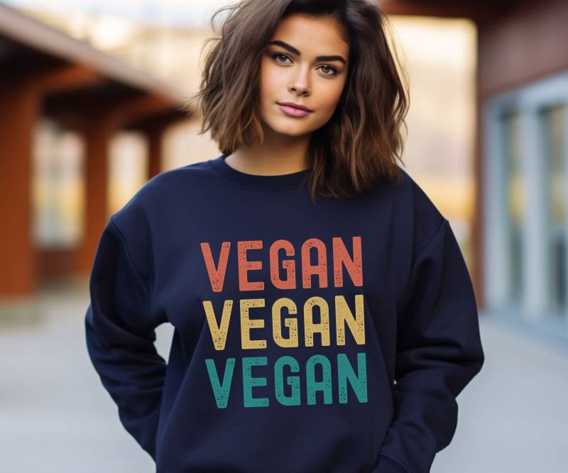 Vegan Sweatshirt Giftidea For Vegans Valentines Day Christmas Birthday Unisex Heavy Blend Crewneck Retro Style von TheFeelGoodVegan