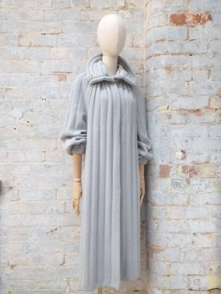 80Er Strickmantel Mit Funnel Neck Kragen Cardigan Grau Blau Angora Mix Coatigan 70Er 1970Er 1980Er Jahre 80Er Strickmantel Mit Funnel Neck Kragen Cardigan Grau Blau Angora Mix Coatigan 70Er 1970Er 1980Er Jahre von TheFindingsWorkshop