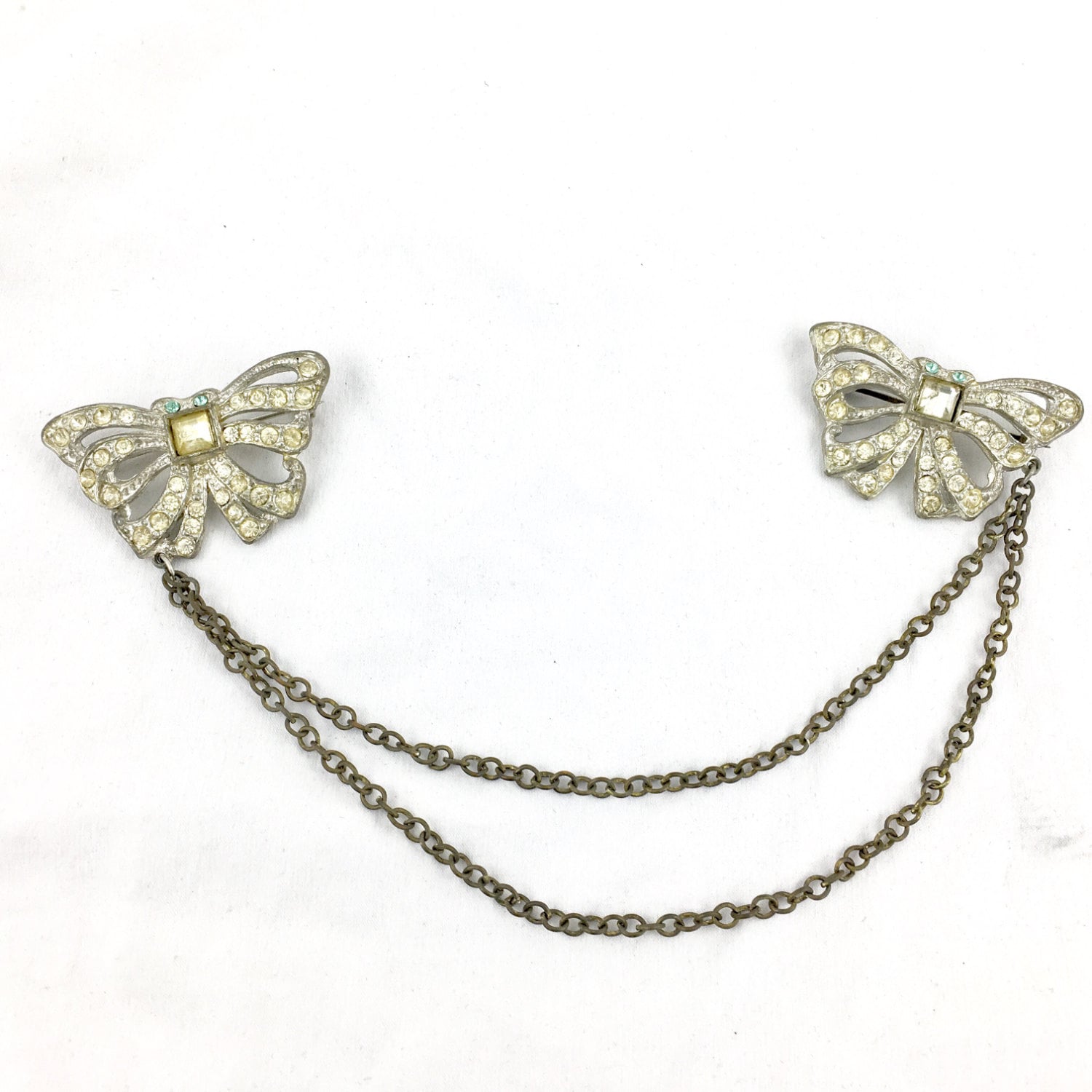 Art Deco 1920 Rhodium Topf Metall Kristall Strass Schmetterling Bogen Doppel Brosche Pullover Clip von TheFjeld