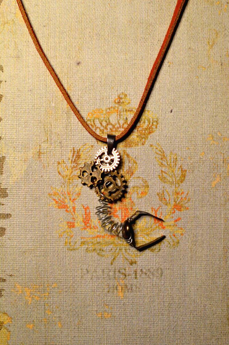 Kralle Der Maschine Messing Und Kupfer Steampunk Halskette von TheForgottenRobot