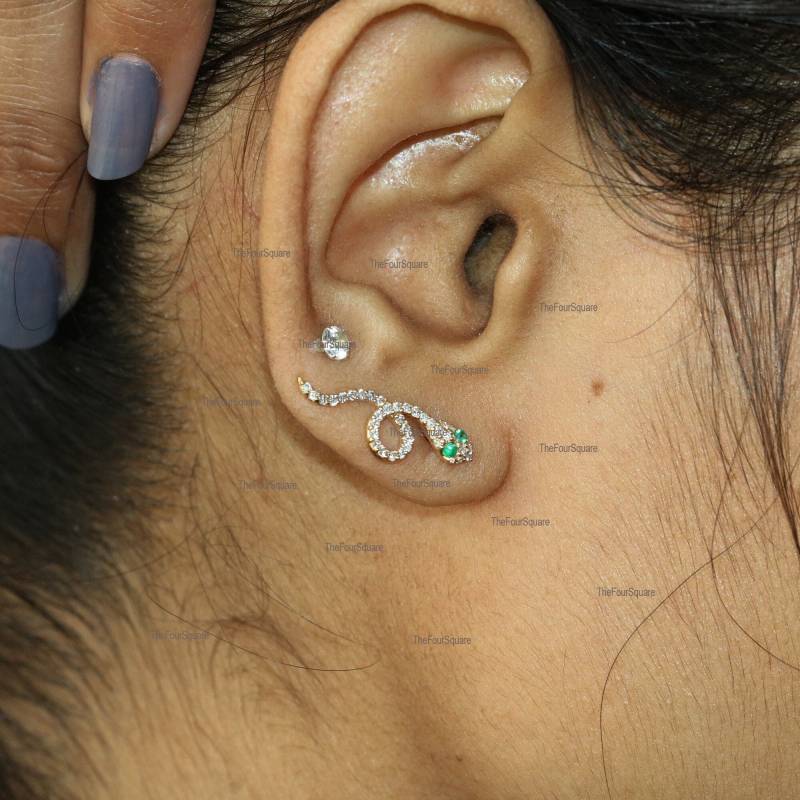 Echte Smaragd Schlange Ohr Kletterer, Natürliche Diamanten Ohrring, Solides 14K Gelbgold Handgefertigter Feiner Schmuck von TheFoursquare