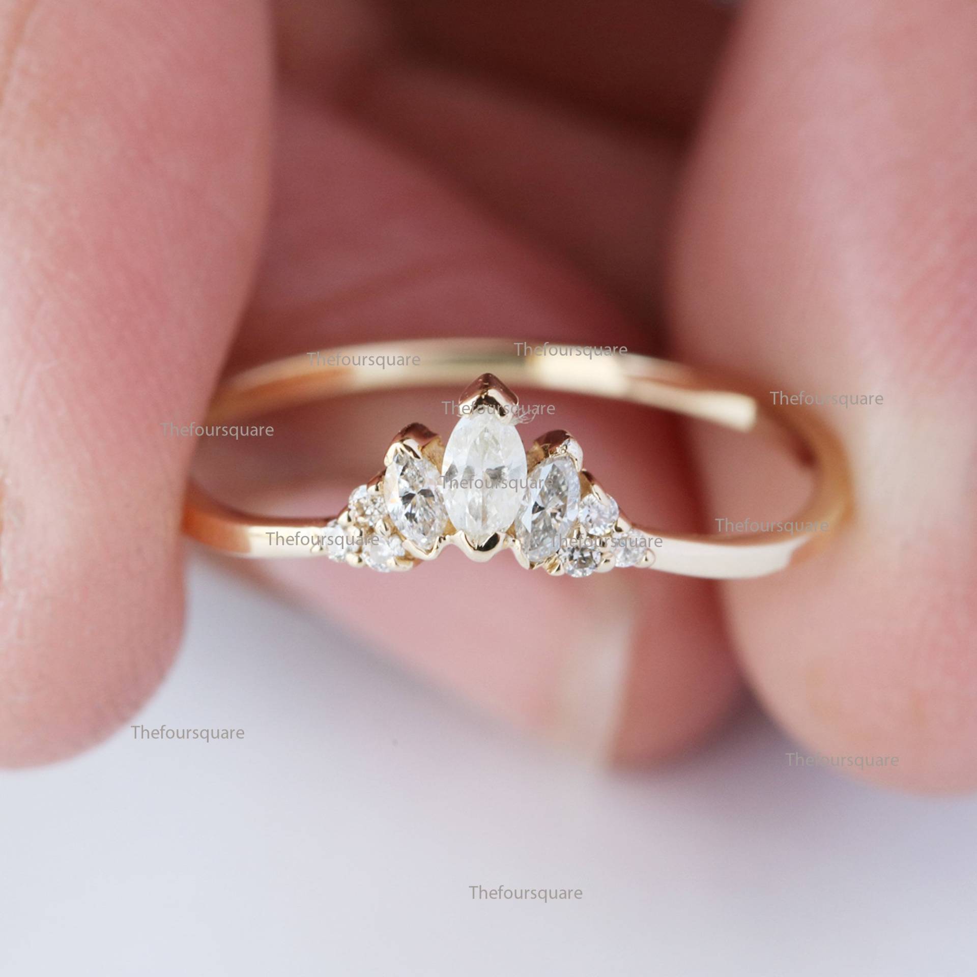 Marquise & Runder Natürlicher Diamanten Krone Ring/ Massiver 14K Gelbgold Handarbeit Stapelbar Hochzeit Feinschmuck von TheFoursquare