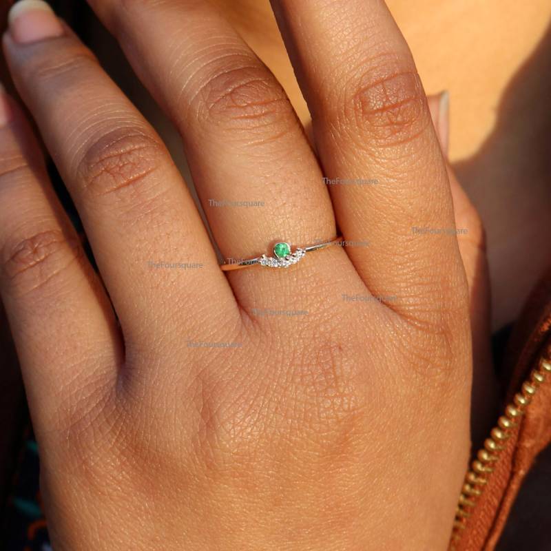 Massiver 14K Roségold Minimalist Ring/Echter Smaragd Edelstein Naturdiamanten Curve Design Versprechen Bandring von TheFoursquare