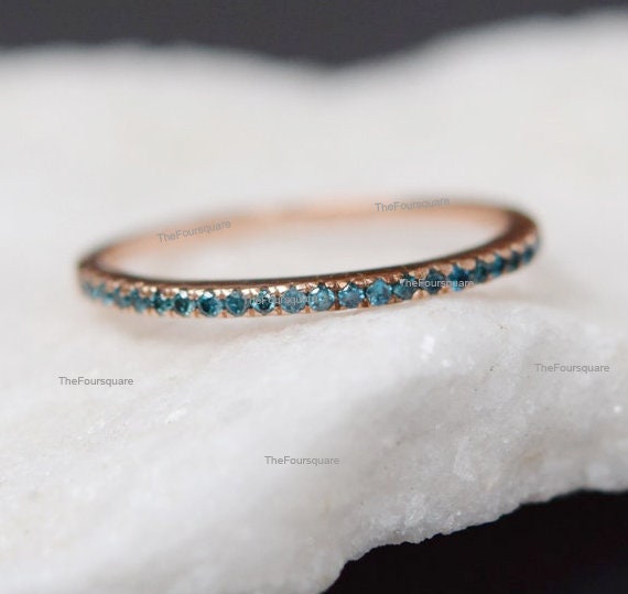 Massives 14K Roségold Zartes Band/Micro Pave Edelstein Full Eternity Ring Landon Blue Topaz Stapelbarer Dünner Schmuck von TheFoursquare