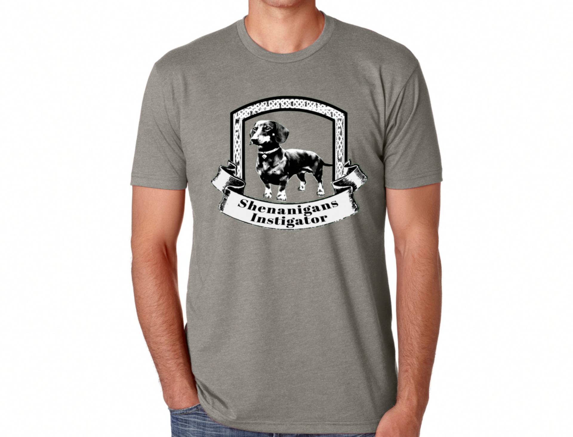 Shenanigans Instigator Graues Unisex T-Shirt, Dackel Shirt, Geschenk, Irland, Irisch, St. Patricks Day Shenanigans Instigator Graues Unisex T-Shirt, Dackel Shirt, Geschenk, Irland, Irisch, St. Patricks Day von TheFoxieDoxies