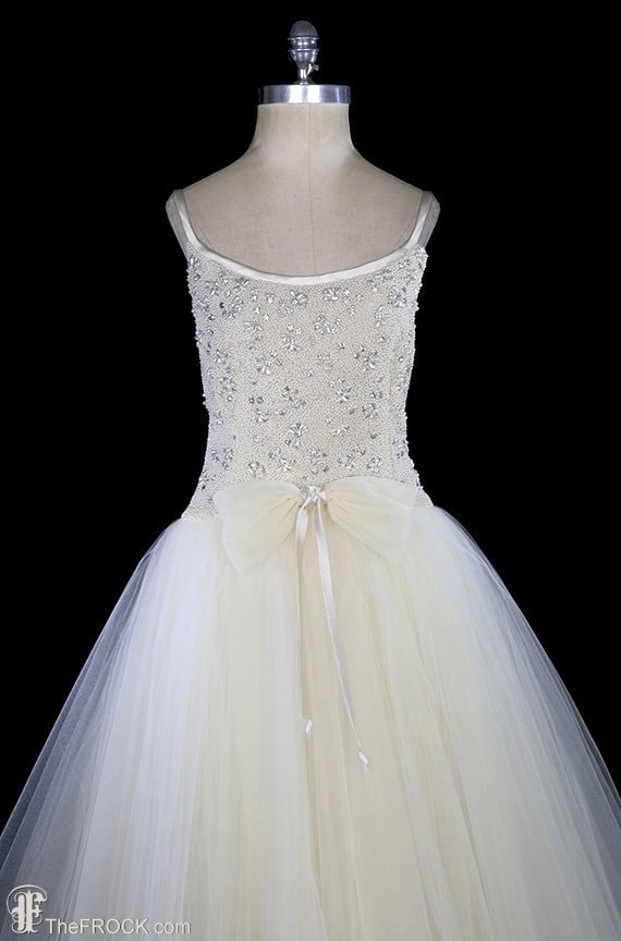 Ceil Chapman Hochzeitskleid Abendkleid, Vintage Perlenschmuck Satin Tüll 1950Er Jahre Couture Figurbetonter Großer Abschlussballrock Ärmellos von TheFrockDotCom