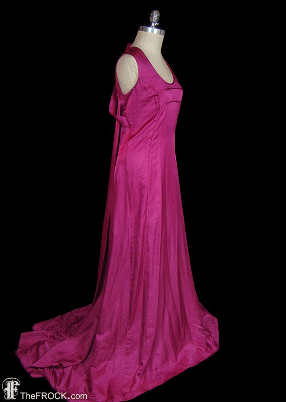 Narciso Rodriguez Magentafarbenes Seidenkleid Mit Schleppe, Avantgarde Couture Formelles Kleid Für Den Roten Teppich, Rosarot, Ärmellos von TheFrockDotCom