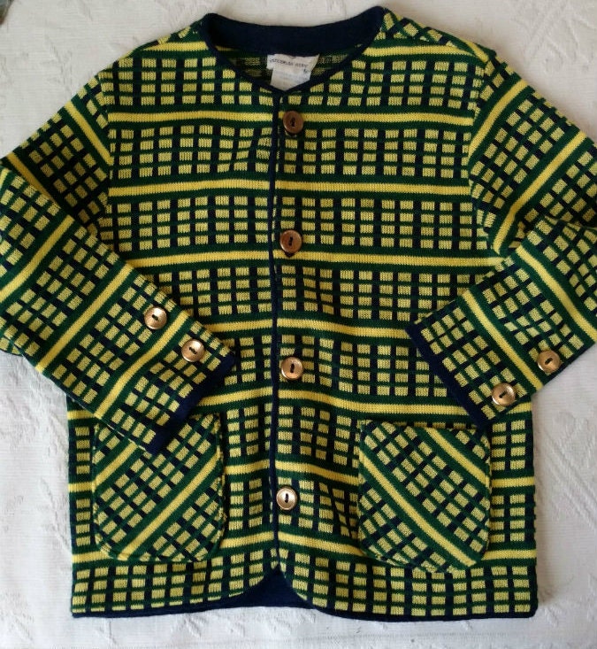 1960Er Jahre Vintage Mod Kinder Orlon Pullover Grün Blau Gelb Kariert Messingknöpfe Mit Etikett 1960Er Jahre Vintage Mod Kinder Orlon Pullover Grün Blau Gelb Kariert Messingknöpfe Mit Etikett von TheGatheringVintage