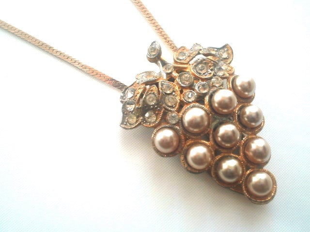 Antike Glasperle Kleid Clip Oder Anhänger Halskette Strasssteine Gp Kette 20 Zoll Antike Glasperle Kleid Clip Oder Anhänger Halskette Strasssteine Gp Kette 20 Zoll von TheGatsbyGals