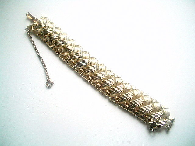 Coro Armband Flex Armreif Gold Tone Signature Mid Century Vintage Schönheit Alt Hollywood 19 cm Coro Armband Flex Armreif Gold Tone Signature Mid Century Vintage Schönheit Alt Hollywood 19 cm von TheGatsbyGals