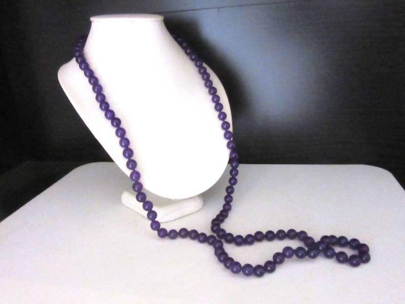 Extra Lange Amethyst Perlenkette Echte Edelsteine 10 Mm Einzelstrang Einzeln Geknotet 36 - 38, 5cm Extra Lange Amethyst Perlenkette Echte Edelsteine 10 Mm Einzelstrang Einzeln Geknotet 36 - 38, 5cm von TheGatsbyGals