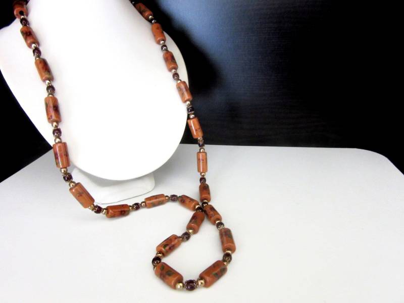 Extra Lange Halskette Handbemalte Porzellan Perlen & Echte Granate 31 - 33, 5 Zoll Extra Lange Halskette Handbemalte Porzellan Perlen & Echte Granate 31 - 33, 5 Zoll von TheGatsbyGals