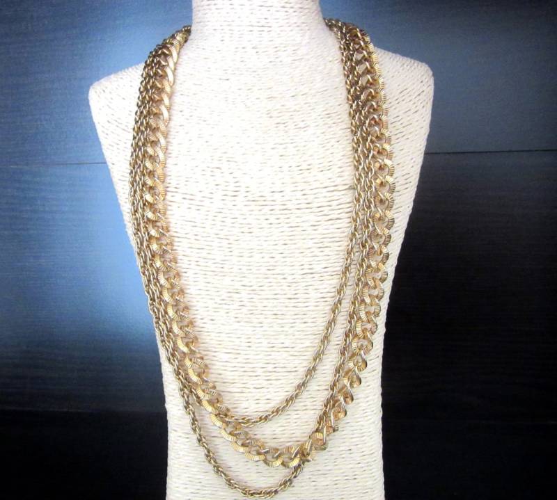 Lange Coro Multichain-Halskette, Gold-Ton 56 - 55 cm Lange Coro Multichain-Halskette, Gold-Ton 56 - 55 cm von TheGatsbyGals