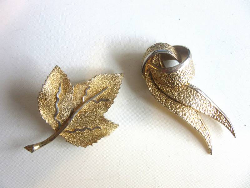 Lot 2 Vintage Broschen Coro Pegasus & Bsk Mid Century Beautys von TheGatsbyGals