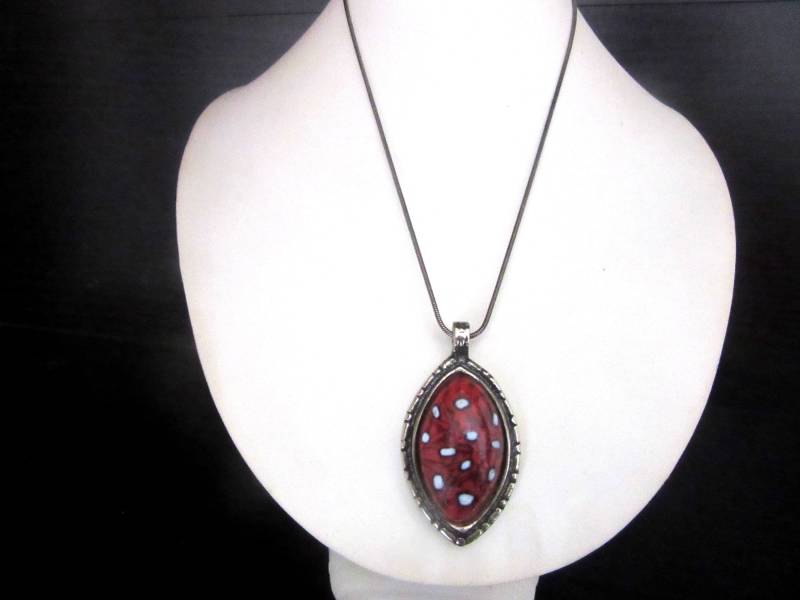 Silber Teardrop Anhänger Halskette Kunst Glas Abstraktes Design 17 - 19 Zoll von TheGatsbyGals