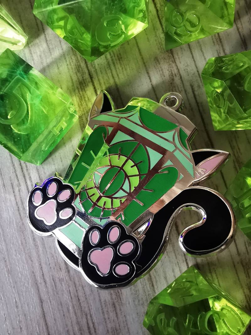 Lantern Of Tracking - Artifacts The Forgotten Realms Emaille Pin von TheGeekAndArtsyStore