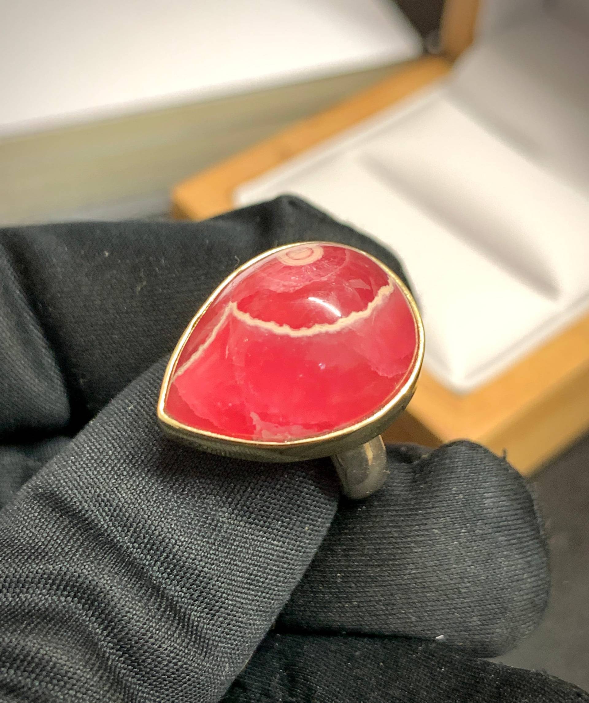 Top Rhodochrosit Cabochon | 14K Gold-| Sterling Silber Ring. Größe Us 5.75, Uk L von TheGemstoneMatrix