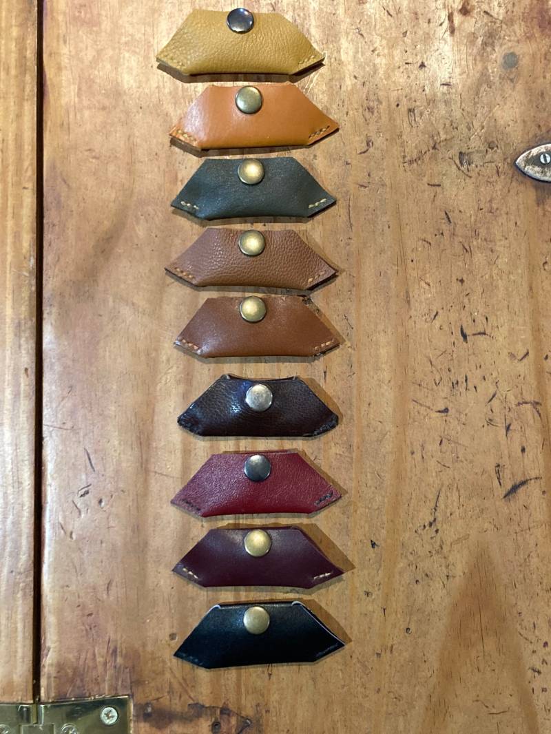 Schnurrbartschutz Ledertasche. Passend Für Schnurrhaardam. Schnurrbart Schnurrbartschutz Ledertasche. Passend Für Schnurrhaardam. Schnurrbart von TheGentlemansArtisan