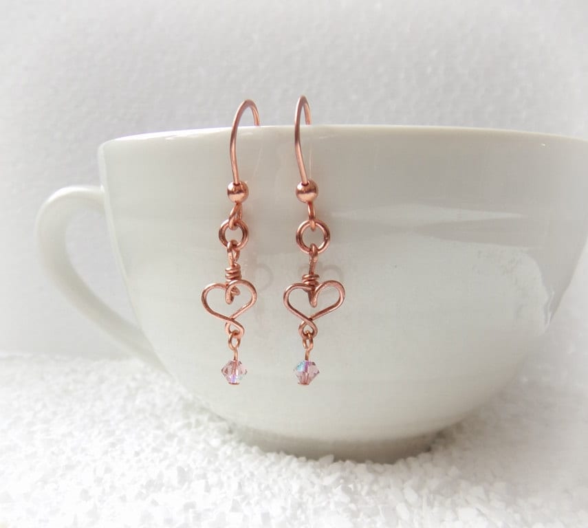 Ohrringe Aus Draht Gewickelt Kupfer Herz Rosa Swarovski Kristall Anhänger Ohrringe Aus Draht Gewickelt Kupfer Herz Rosa Swarovski Kristall Anhänger von TheGigglyGypsy