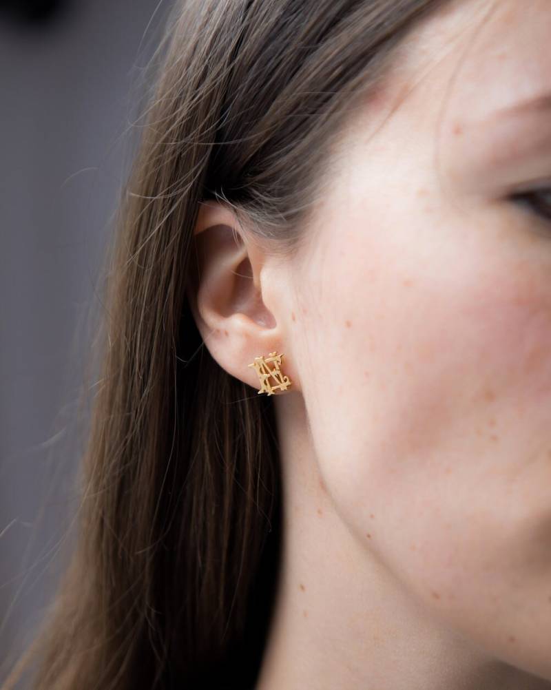 Monogramm Ohrringe - Zierliche Personalisierte Ohrstecker Personalisierter Schmuck Minimale Initialen von TheGoldenBeverly