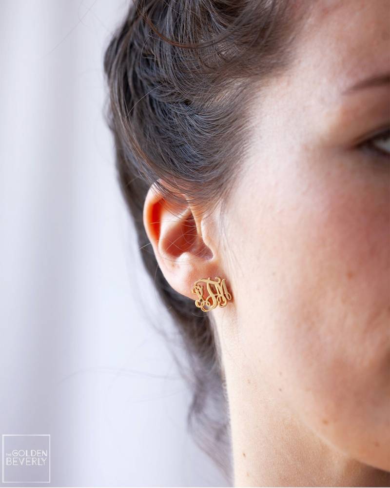 Personalisieren Sie Monogramm Ohrring - Ohrringe Anfangs Ohrstecker Bolzen Schmuck von TheGoldenBeverly