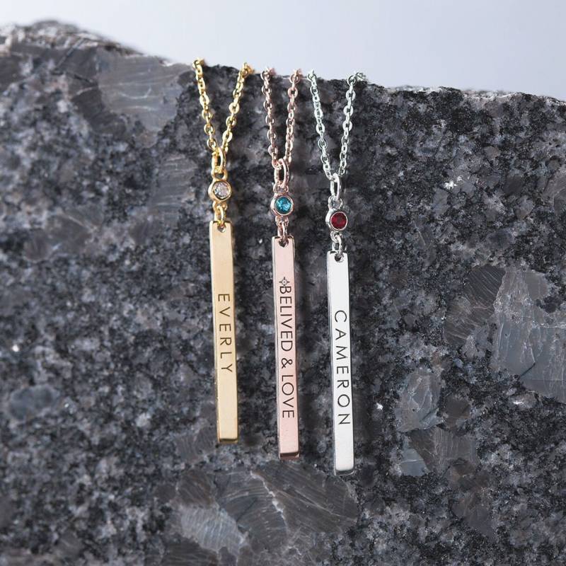 Personalisierte Gravur Namenskette - Benutzerdefinierte Bar Halskette Zwei Namen Geburtsstein Geburtstagsgeschenke Geschenke Für Sie von TheGoldenBeverly