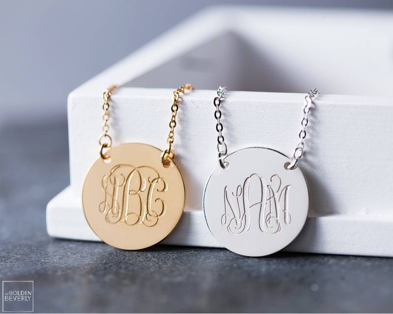 Plättchen Monogramm Halskette - Personalisierte Gold Zierliche Initialen von TheGoldenBeverly