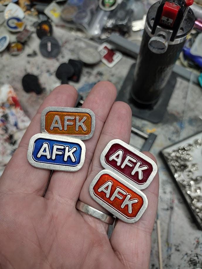 Handgegossen Afk | Von Der Tastatur Entfernt Anstecknadel Handgegossen Afk | Von Der Tastatur Entfernt Anstecknadel von TheGoldenGear
