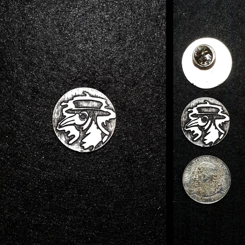 Pest Doktor Zinn Anstecknadel von TheGoldenGear