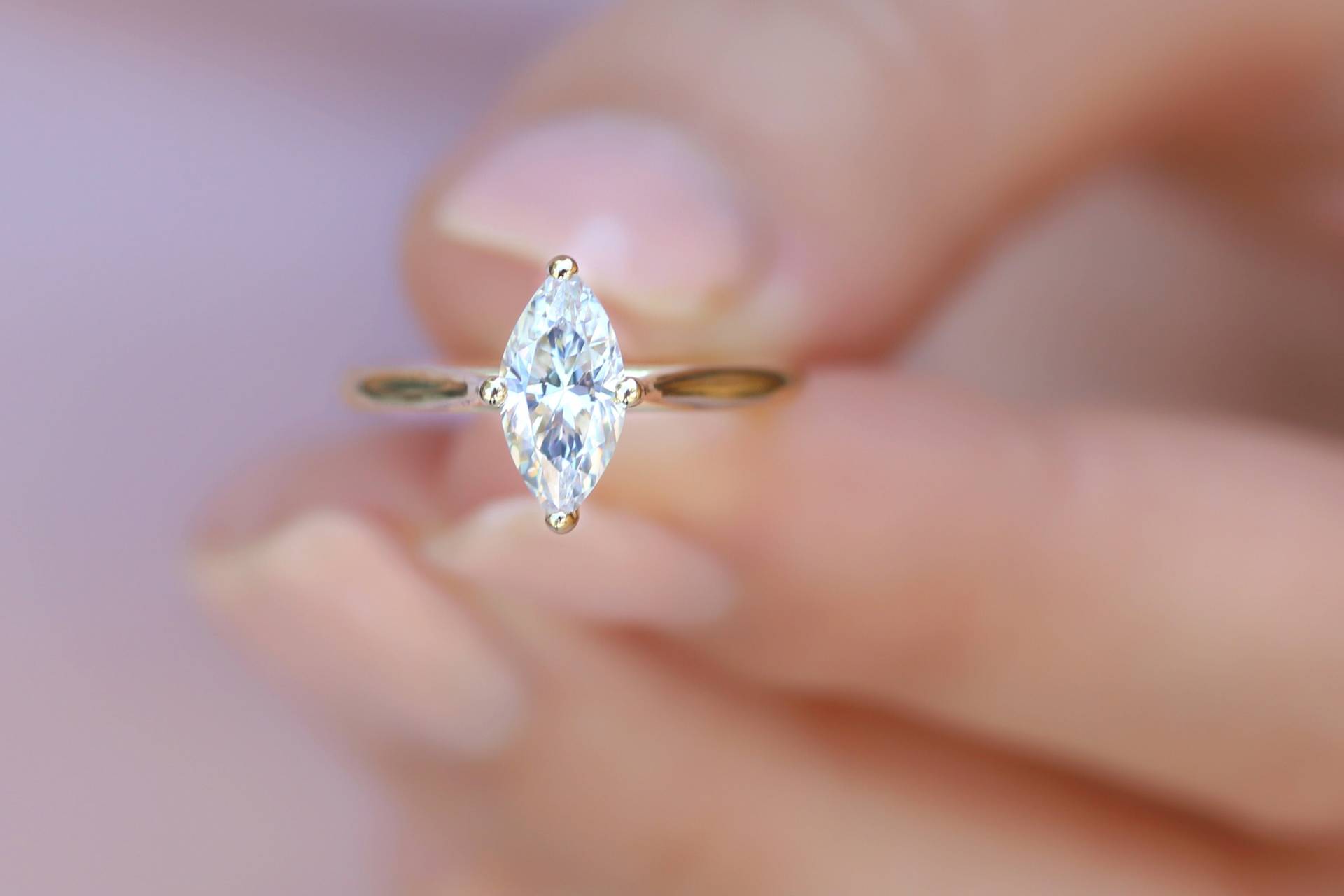 1 Carat Marquise Schliff Moissanite Diamant Ring, Verlobungsring, 14K Echtgold Ehering, Solitär Verlobungsring von TheGoldenGlamshop