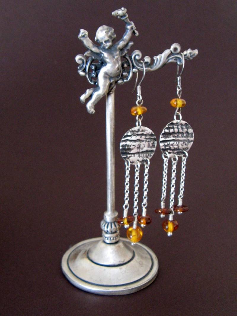 Zierliche Lange Leuchter Sterlingsilber Oxidiert Handgeschmiedete Ohrringe Mit Amber, Geschenk Für Sie, Ooak, Unter 100 Usd Zierliche Lange Leuchter Sterlingsilber Oxidiert Handgeschmiedete Ohrringe Mit Amber, Geschenk Für Sie, Ooak, Unter 100 Usd von TheGoodMoodFactory