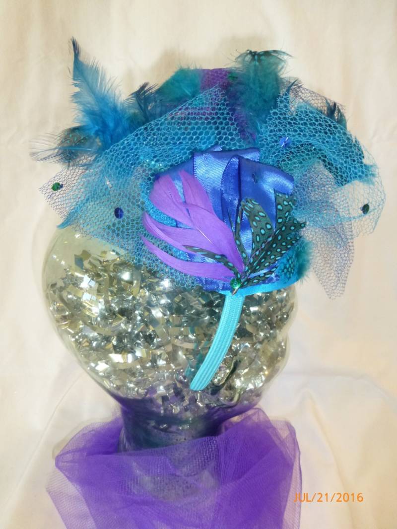 Türkis Und Lila Fascinator Haarband Türkis Und Lila Fascinator Haarband von TheGreatHATSBYCo