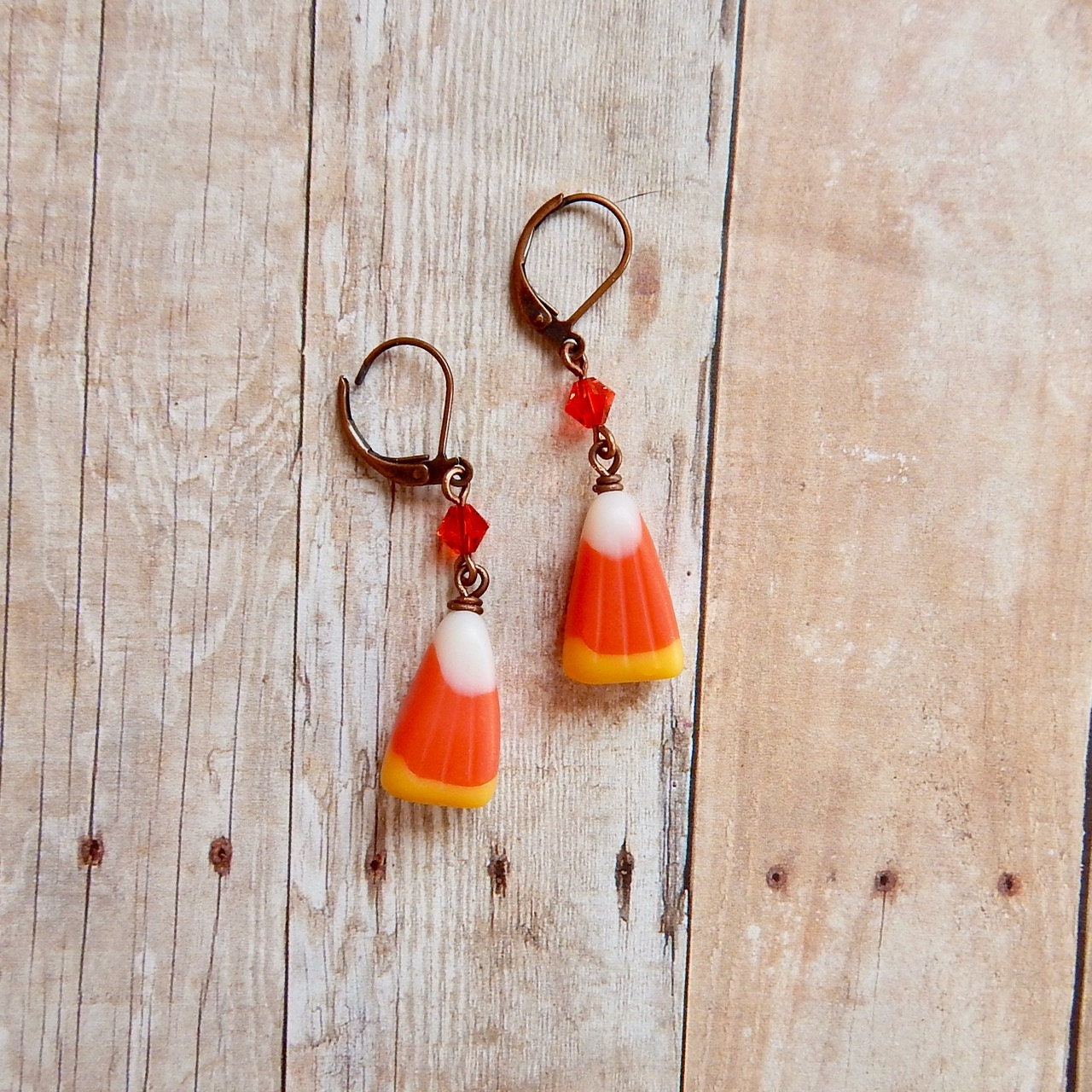 Candy Corn Ohrringe - Halloween Schmuck Candy Corn Ohrringe - Halloween Schmuck von TheGreenAntiqueTrunk