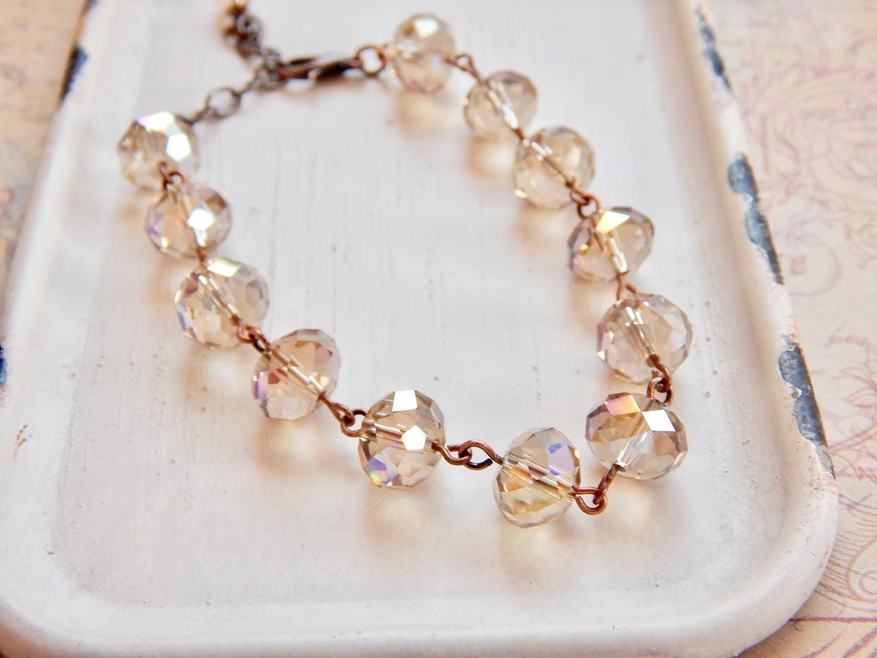 Champagner Kristall Perlen Armband Schillernde Rondell, Antikes Kupfer Champagner Kristall Perlen Armband Schillernde Rondell, Antikes Kupfer von TheGreenAntiqueTrunk