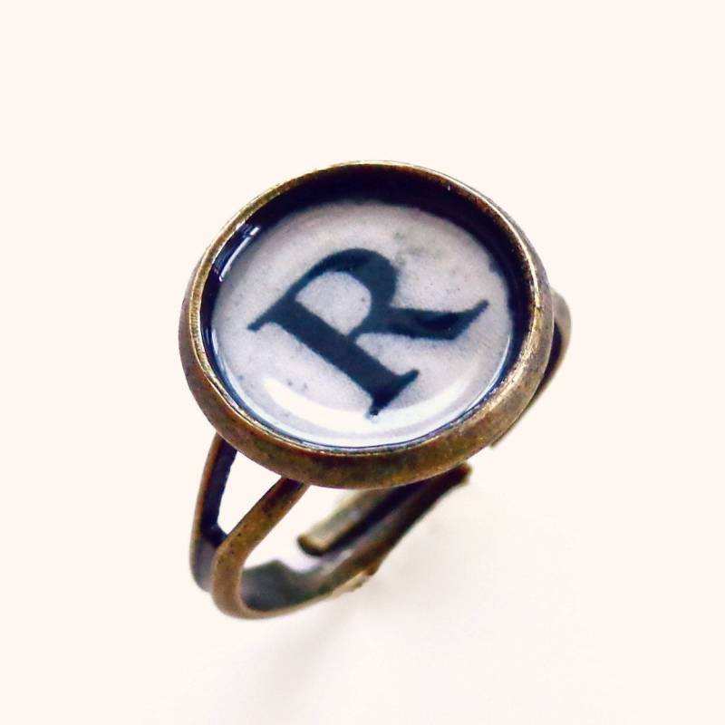 Schreibmaschinentaste Initial Ring Antike Messing Verstellbare Band Schreibmaschinentaste Initial Ring Antike Messing Verstellbare Band von TheGreenAntiqueTrunk