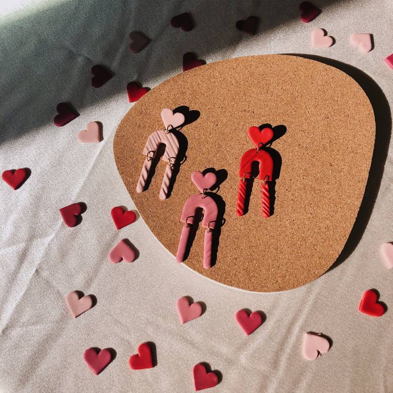 Herzkönigin Bogen Baumeln | Polymer Clay Ohrringe Statement Valentinstag Liebe von TheGreenPeachCo