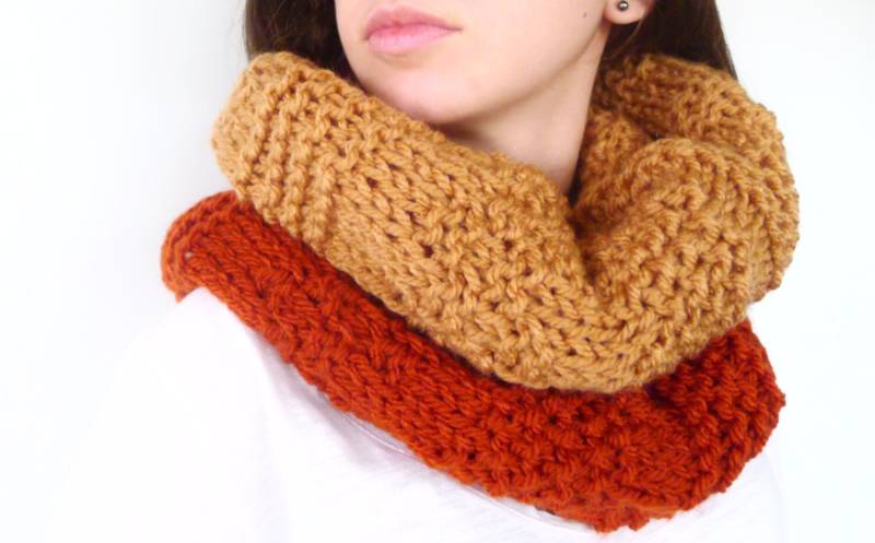 Gefliester Und Gerösteter Gewebter Kragen. Runde Schals. Handgefertigte Wollschals. Gestrickte Schals Für Damen. Geschenkideen Sie von TheHandKnittedFactor