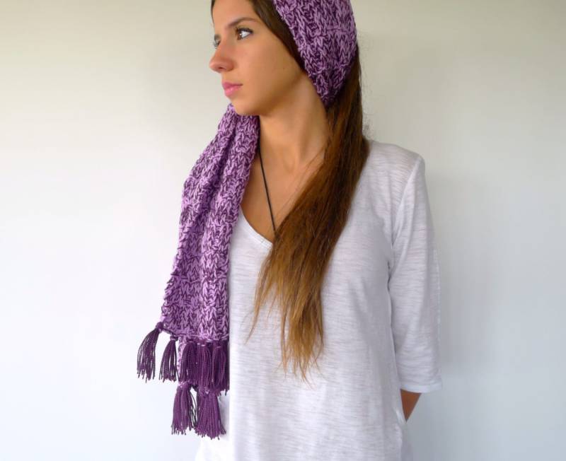 Handgefertigter Strickschal. Lila Schal. Fransenschal. Wollschals. Damenschal. Gestrick. Mode Herbst Winter von TheHandKnittedFactor