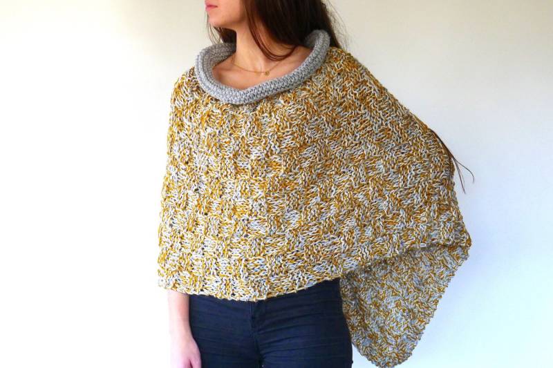 Senffarbener Und Grauer Wollponcho | Gestrickte Ponchos Für Damen Handgefertigte Gestrickte von TheHandKnittedFactor