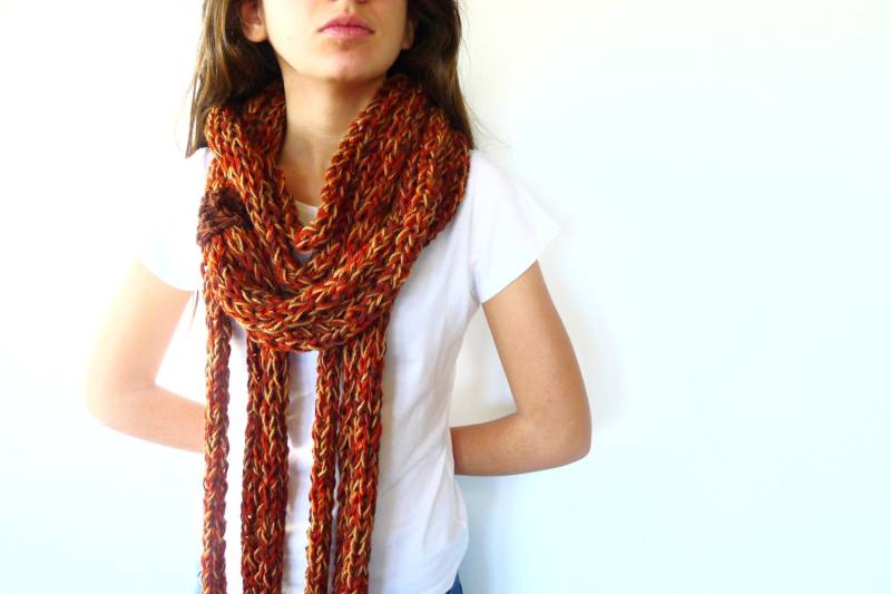 Wollschalkette. Kreisförmiger Schal. Handgefertigte Gestrickte Schals. Moderne Gewebte Original Strickkragen von TheHandKnittedFactor