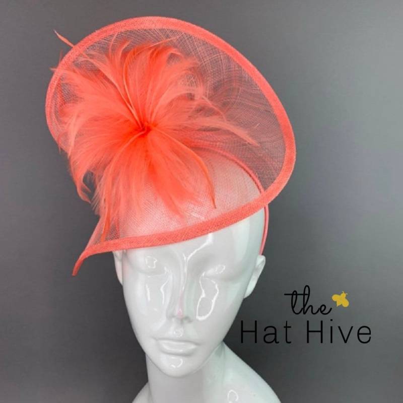 Der Fascinator Ist Ein Eleganter Und Für Hochzeiten, Partys, Partys Oder Einfach Nur So von TheHatHive