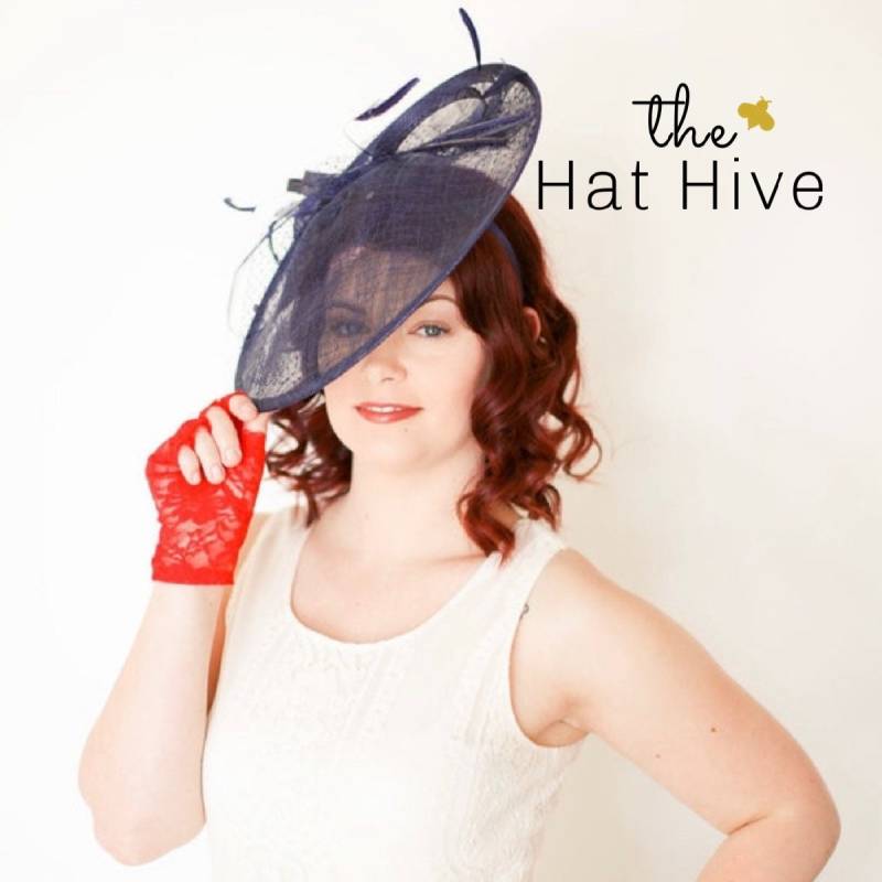 Großer Marineblauer Fascinator Kentucky Derby Hut Für Teeparty-Themen Events Gartenparty Luncheon Frauen Formelle Veranstaltung Kopfschmuck von TheHatHive